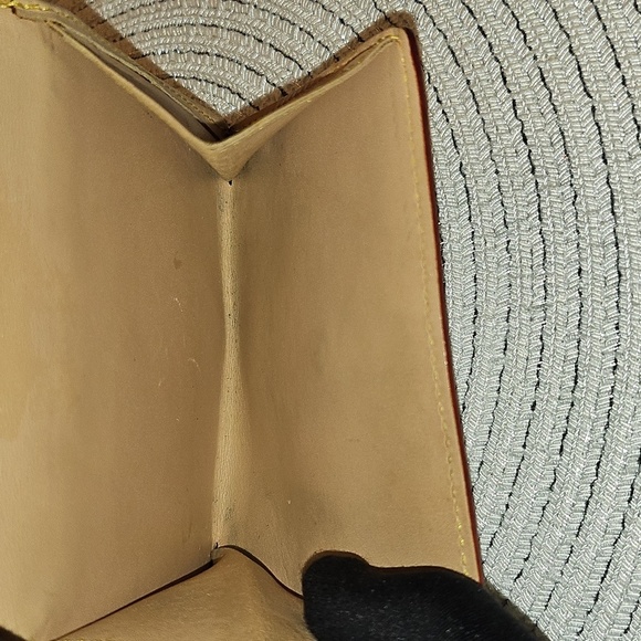 Authentic Louis Vuitton White Multicolor Elise Wallet - Picture 4 of 11